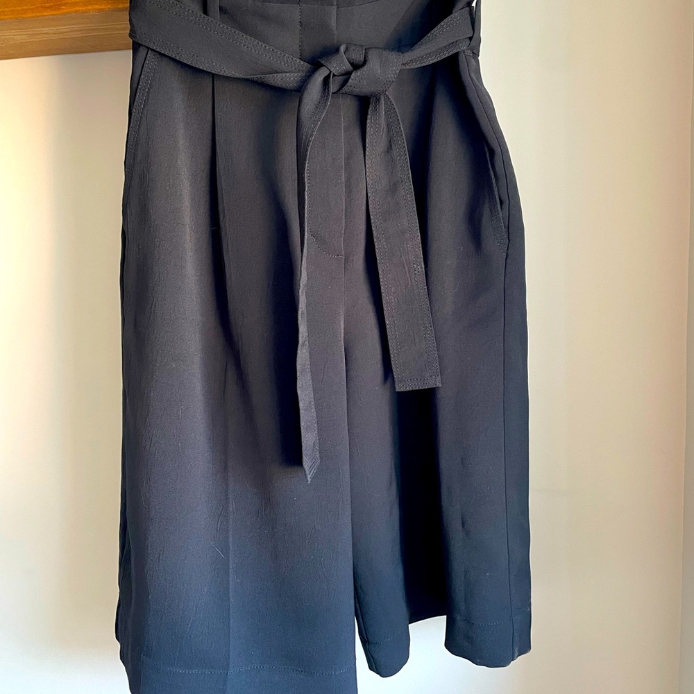 Aritzia High-Waisted Dressy Black Culotte Bermuda Shorts - Size 2